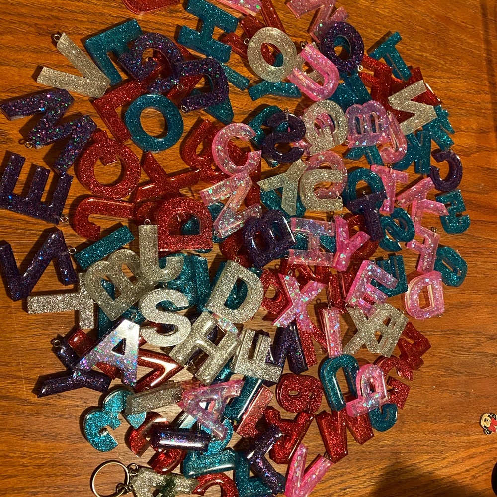 Letter Keychain - Picture 3 of 3